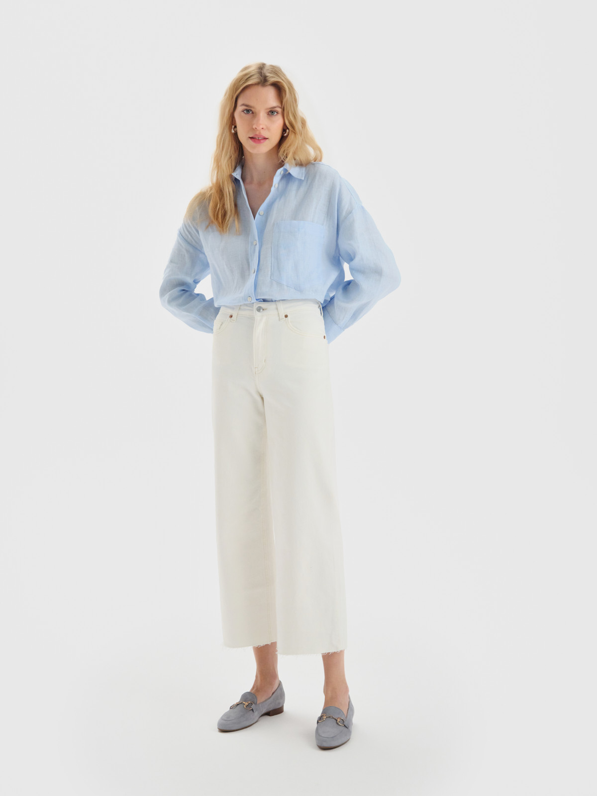 Niebieskie mokasyny z ozdobn klamerk