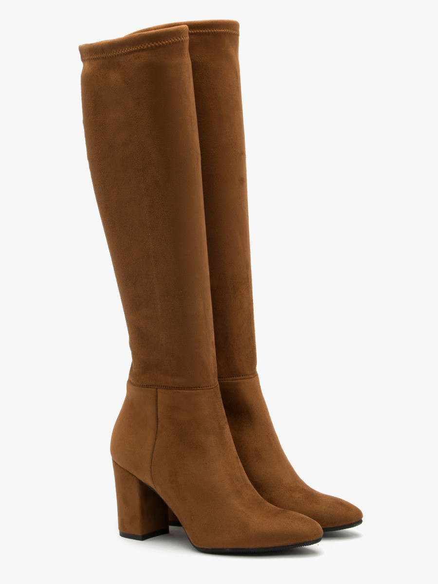 Jasnobrzowe kozaki z elastyczn cholewk