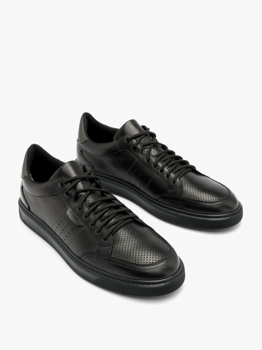 Czarne póbuty sportowe