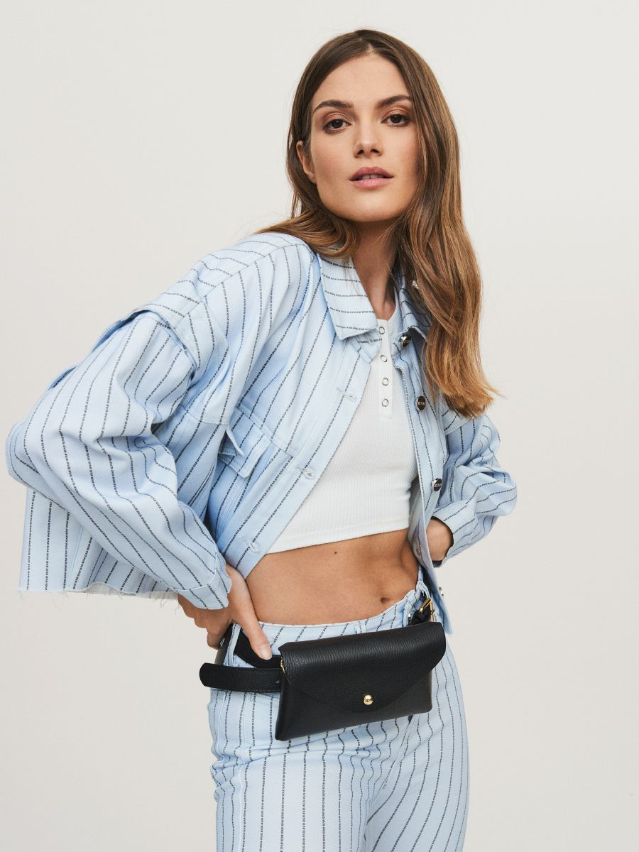 Torebka na zotym ańcuszku