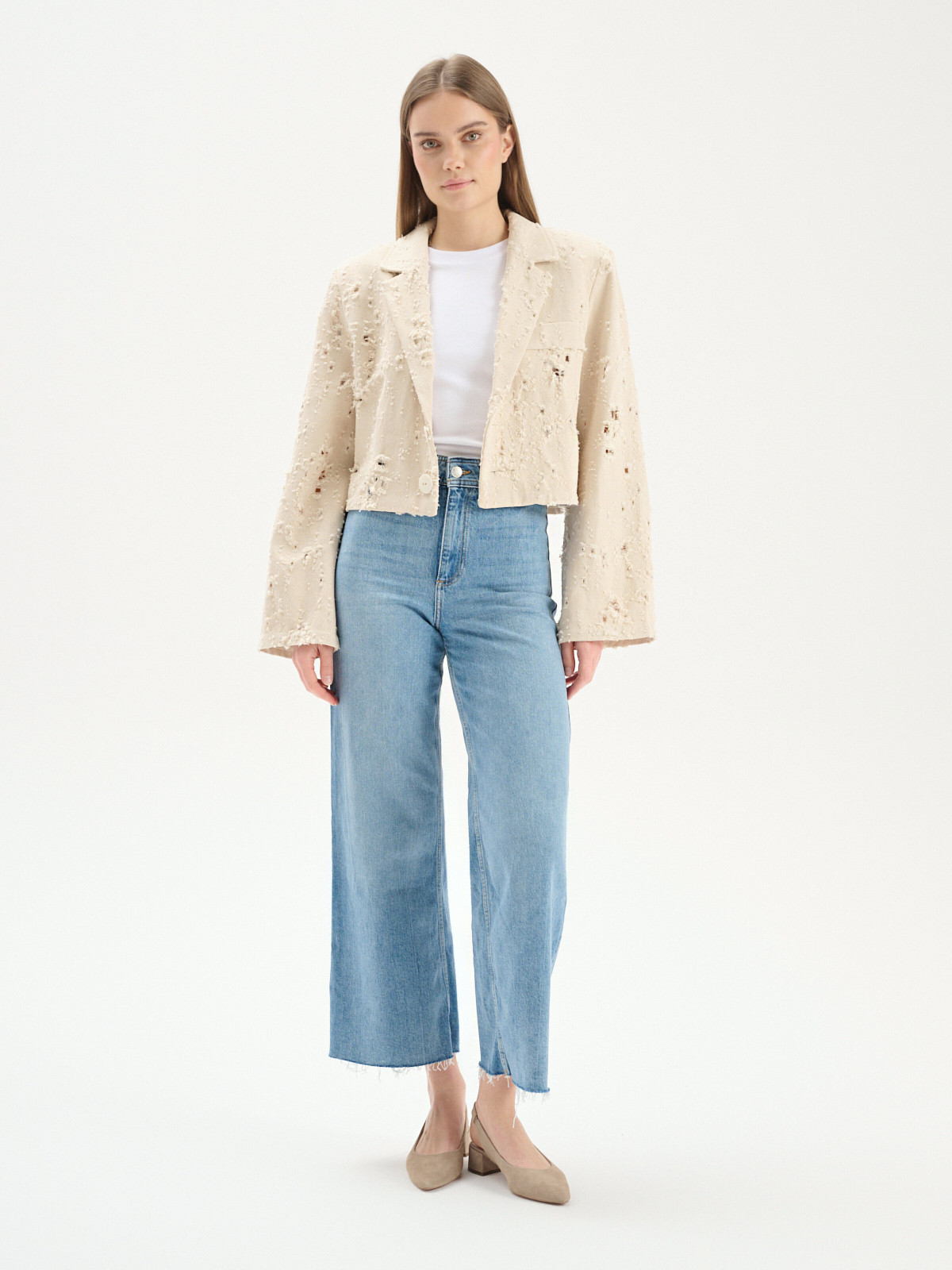 Beowe czóenka z otwart pit