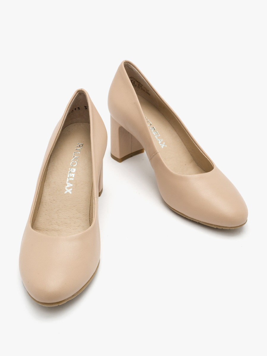 Beowe czóenka na supku