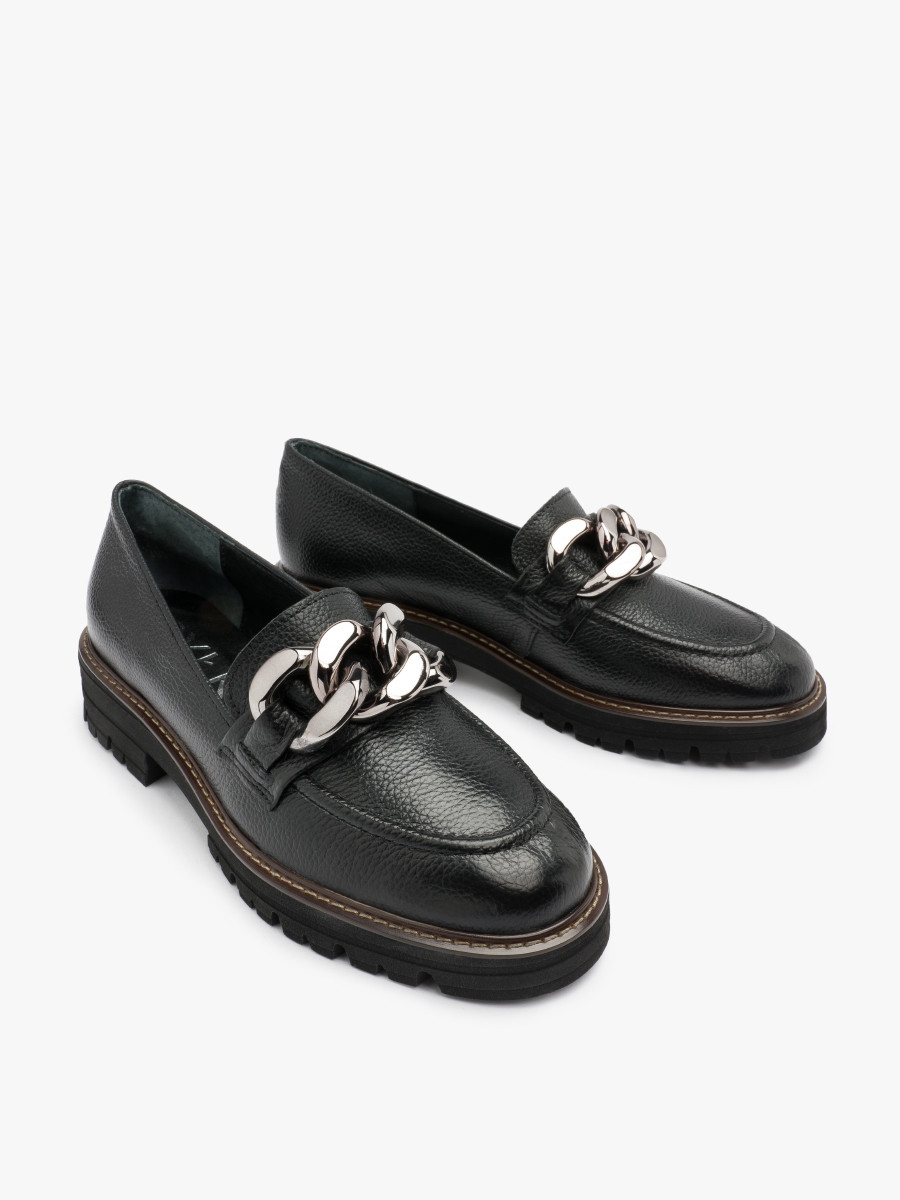 Czarne mokasyny z ańcuchem