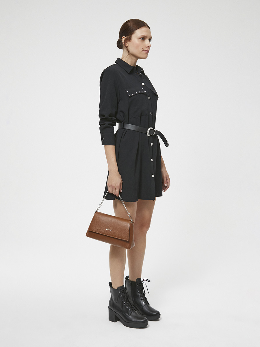 Ruda torebka ze srebrnym ańcuszkiem