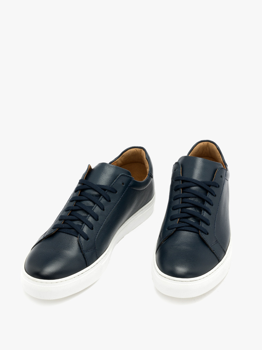 Granatowe póbuty sportowe