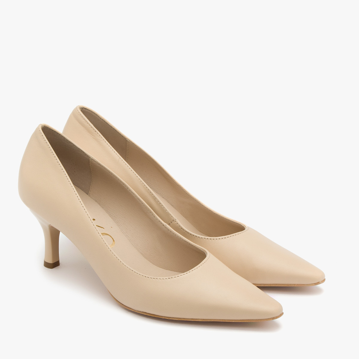 Beowe czóenka na szpilce typu kaczuszka