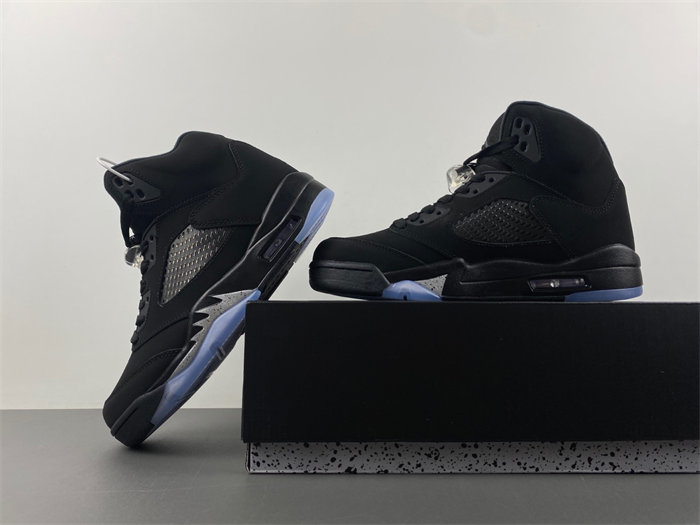 Air Jordan 5 “Black Cat FZ2239-001