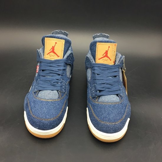 Air Jordan 4 Retro Levi