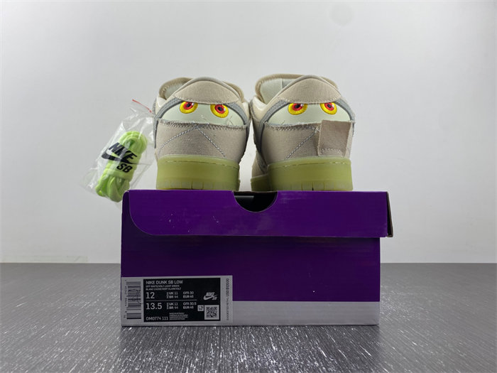 Nike SB Dunk Low Mummy DM0774-111