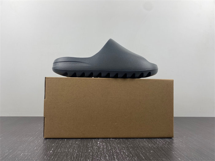 Ad*s yeezy slide id2350