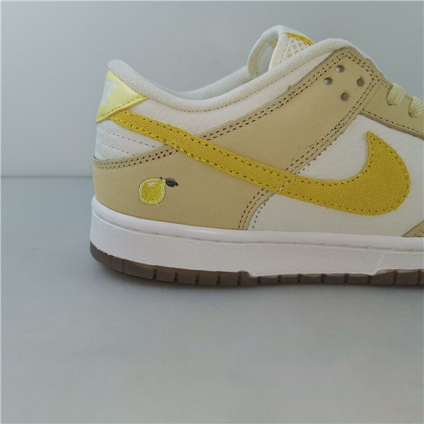 Nike Dunk Low Lemon Drop (W)  DJ6902-700