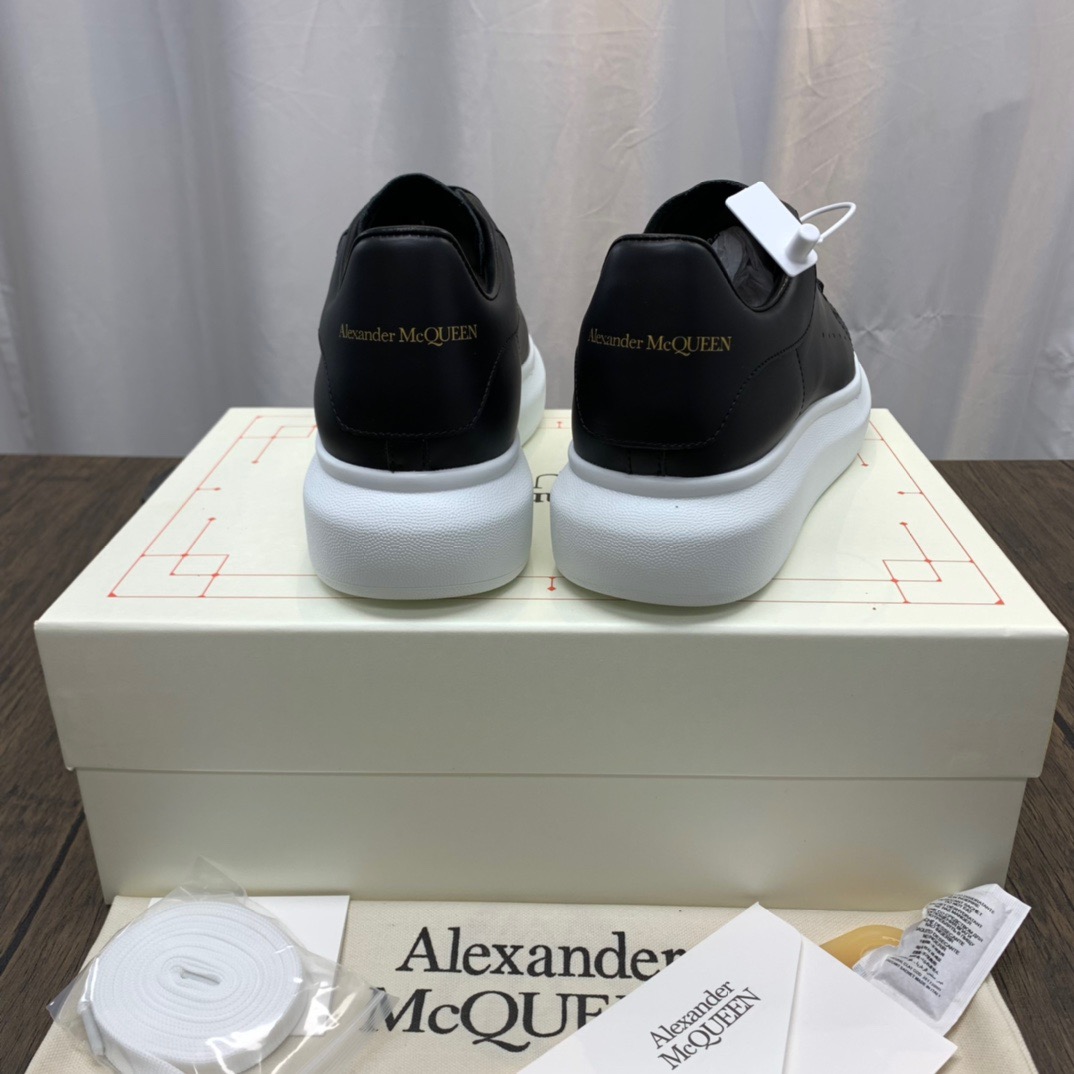 McQuen Black White Sole 553680WHGP51000