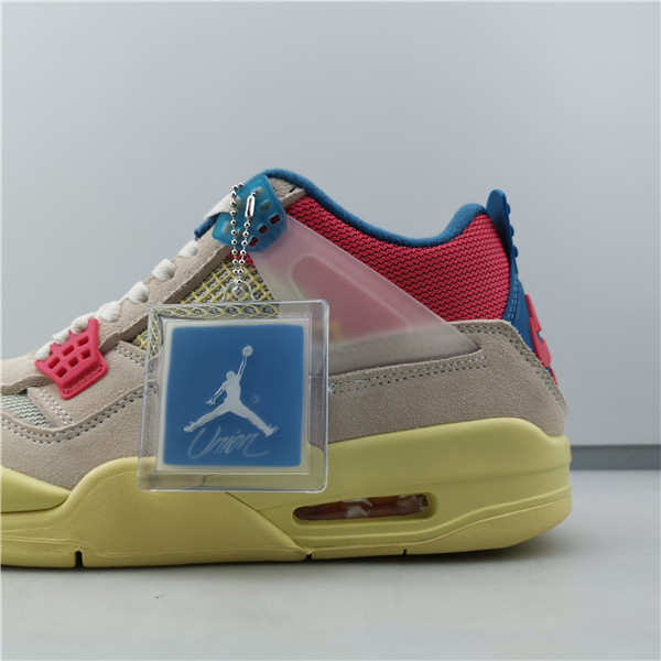 AIR JORDAN 4 RETRO UNION “GUAVA ICE” DC9533-800