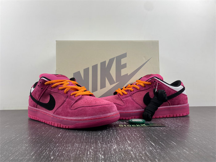 The Powerpuff Girls x Nike SB Dunk Low “Buttercup” FZ8319-600