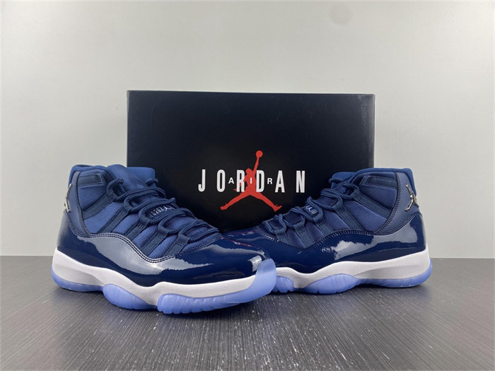 Air Jordan 11 378037-441