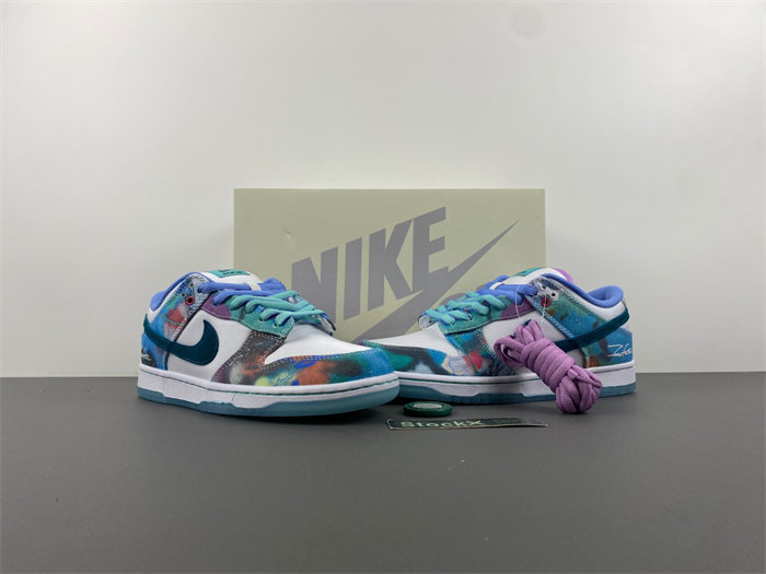 Futura Laboratories x Nike SB Dunk Low FL   HF6061-400