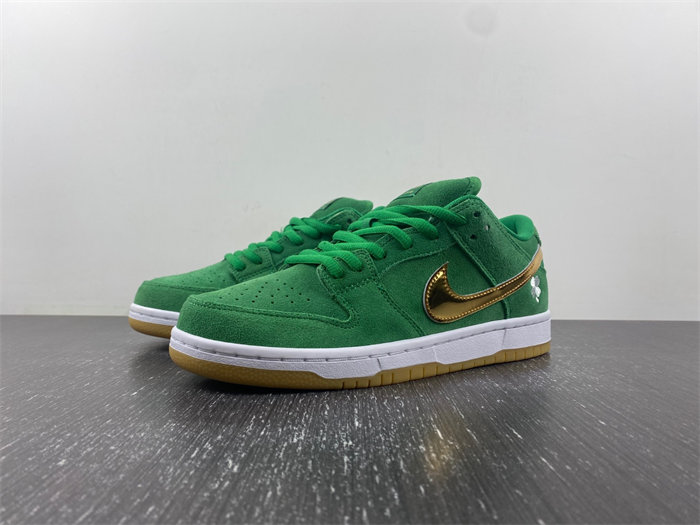 Nike SB Dunk Low "St. Patrick