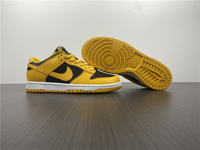 The Nike Dunk Low Takes on a Familiar “Goldenrod” Colorwa DD1391-004