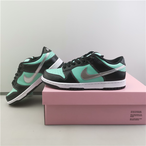 Nike Dunk SB Low Diamond Supply Co.