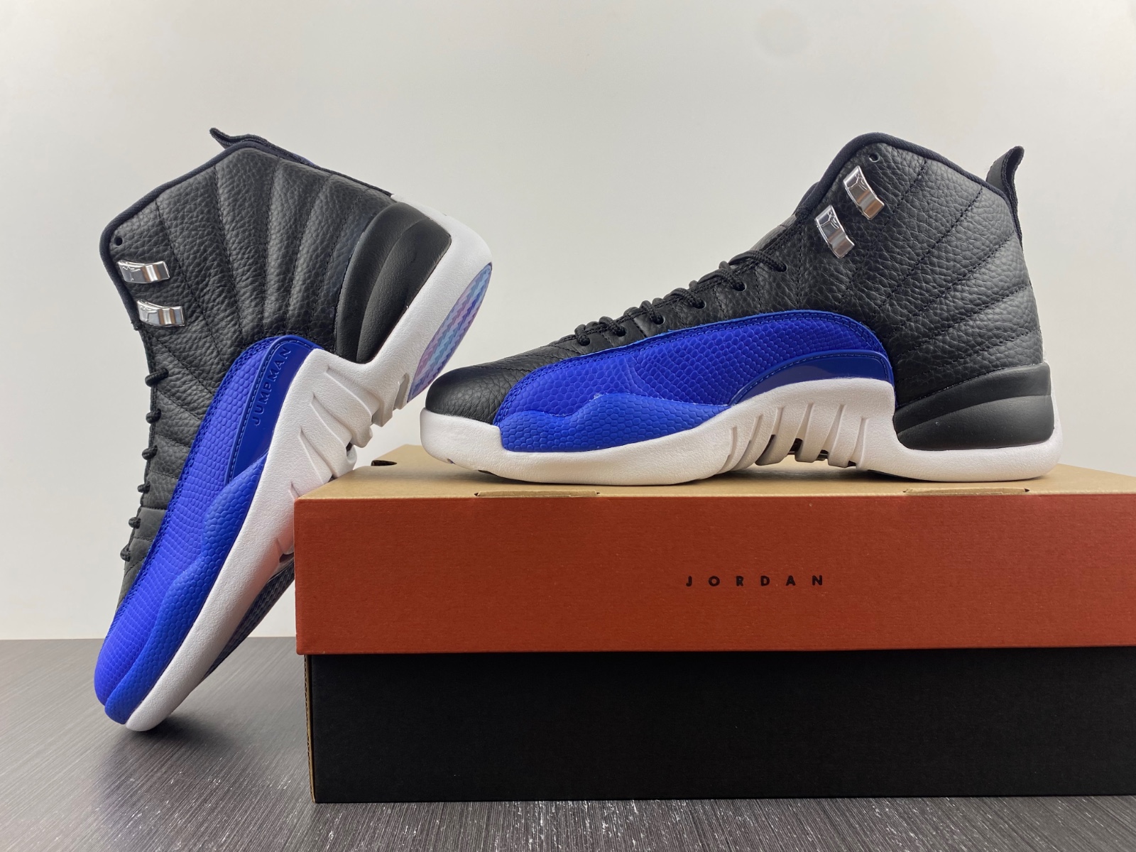 Jordan 12 Retro Hyper Roya AO6068-004