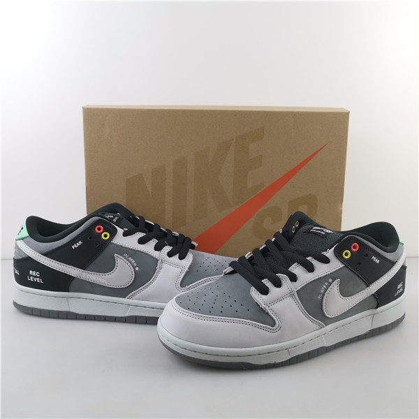 NIKE SB DUNK “VX1000 COMCORDER” CV1659 001