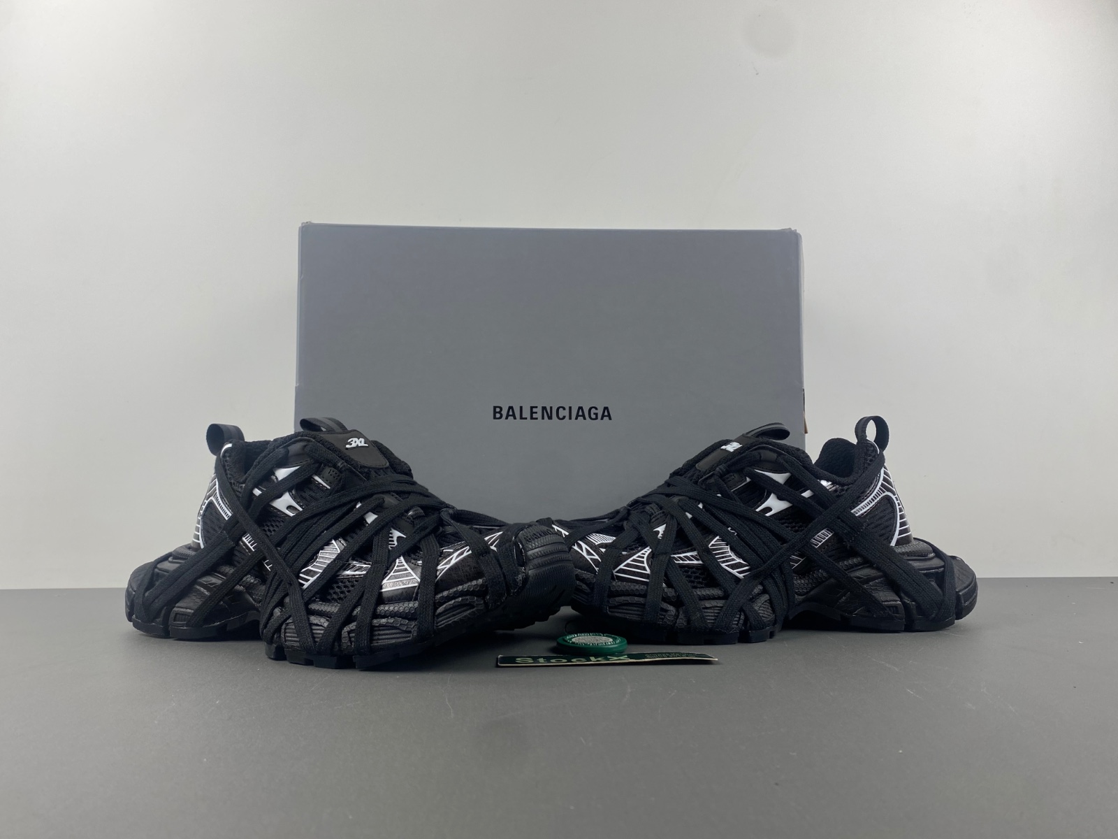 Ba*len*cia*ga phantom sneaker  734734 w3xl1 1090