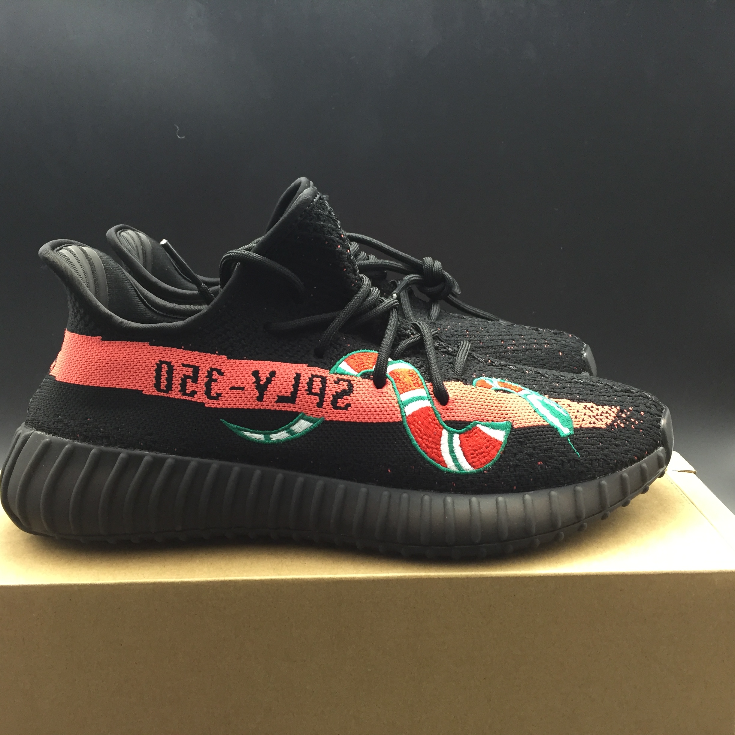 v2 G*u*i yeezy boost 350 v2