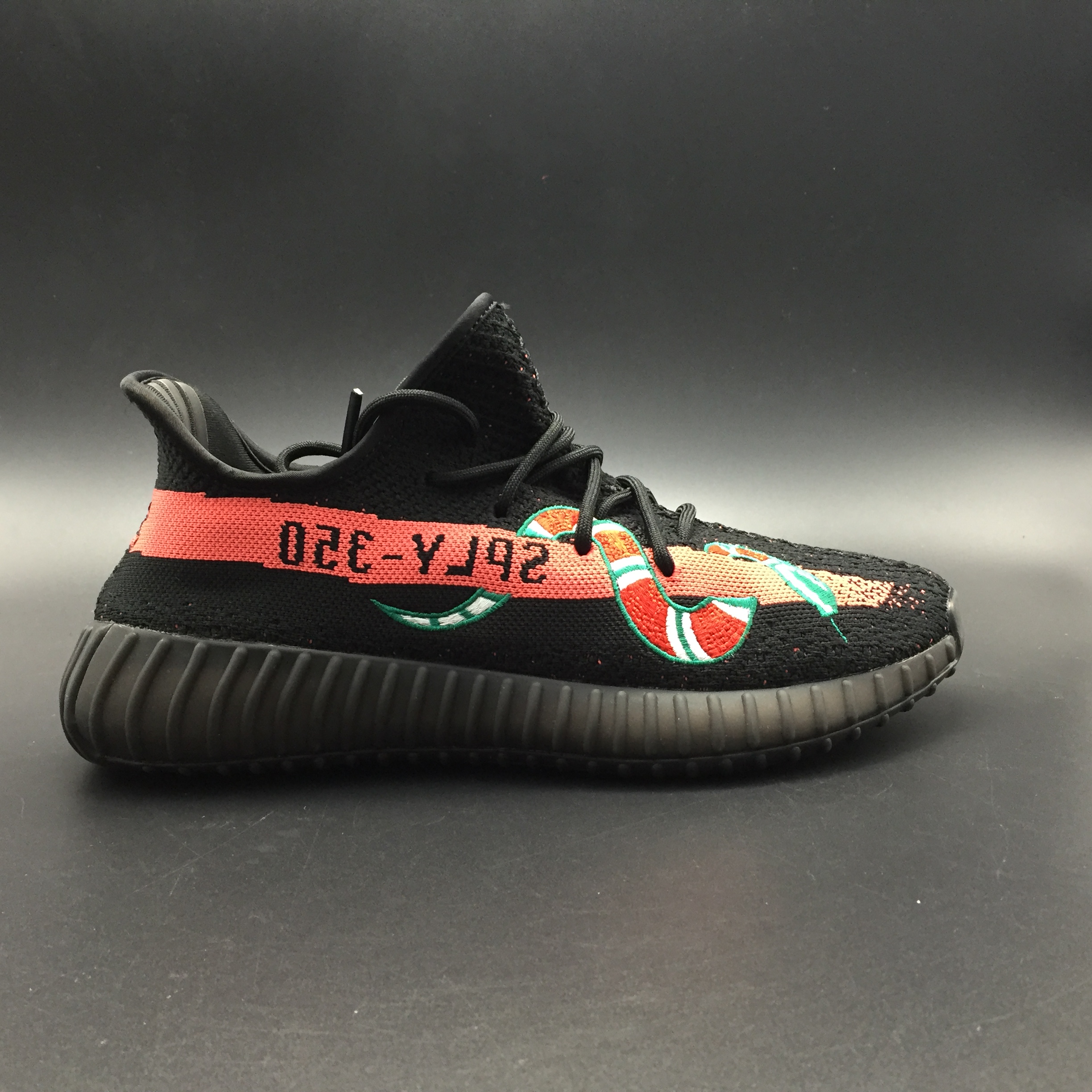 v2 G*u*i yeezy boost 350 v2