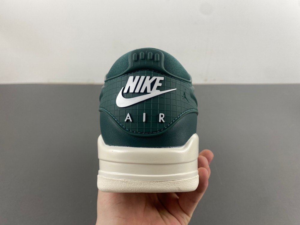 Air Jordan 4 RM FQ7940-300
