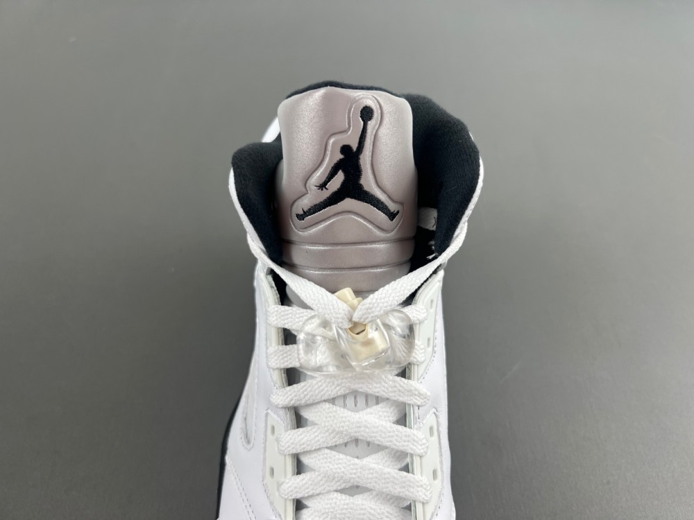 Air Jordan 5 Retro "White and Black" DD0587-110