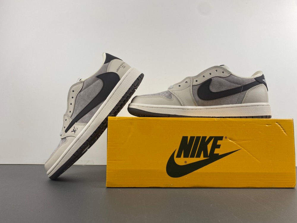 Travis Scott x Air Jordan 1 Low OG  LX1988-100
