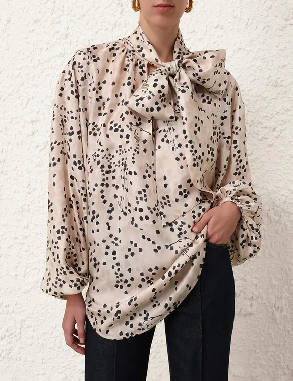 Illustration Billow Blouse