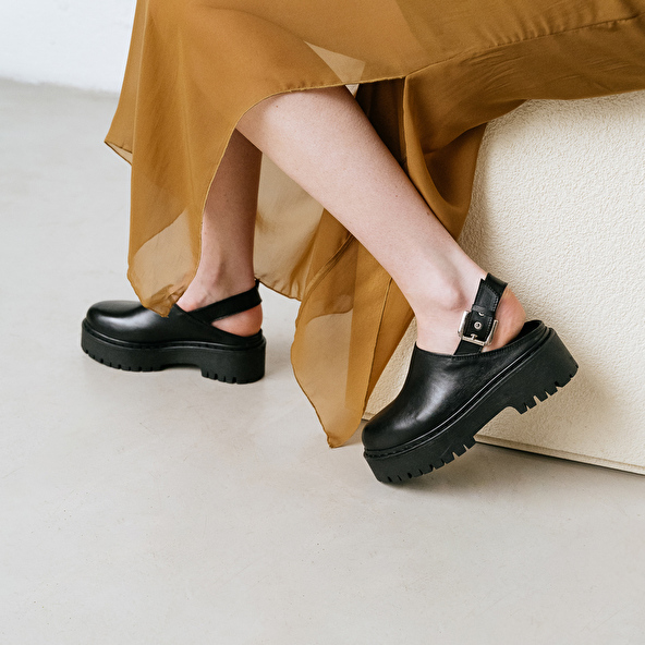 MULES WITH OPEN HEELS