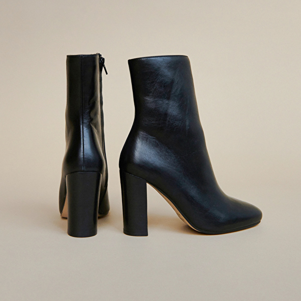 HEELED BOOTS