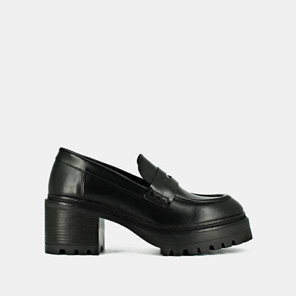 HEELED LOAFERS WITH NOTCHED SOLES