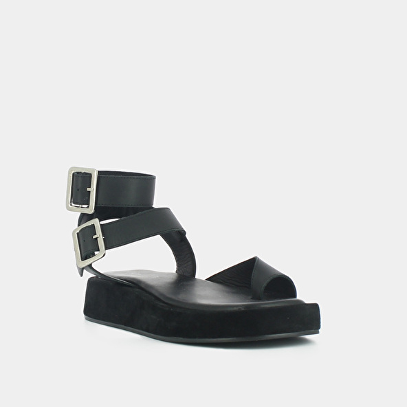 PLATFORM SANDAL WITH WIDE STRAPS