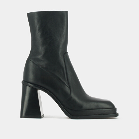 PLATFORM BOOTS WITH SQUARE TOE