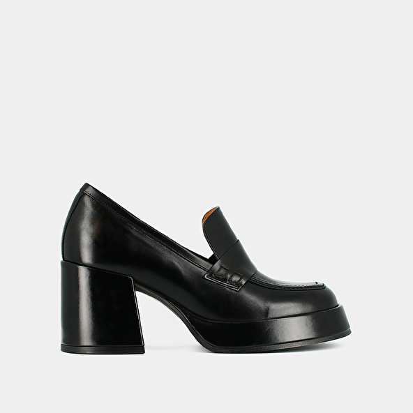 PLATFORM LOAFERS