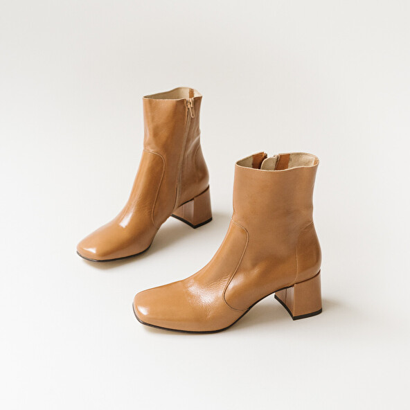 HEELED BOOTS