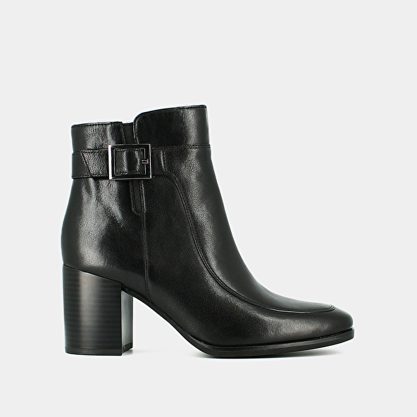 HEELED BOOTS WITH BUCKLES