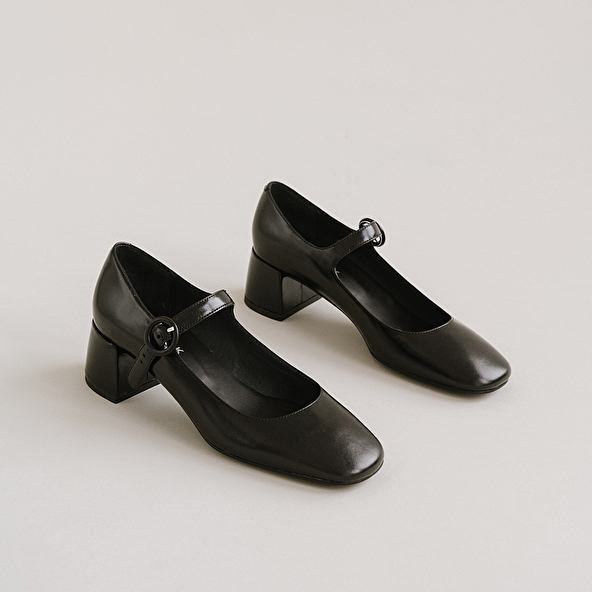 MID-HEELED BOOTIES WITH BUCKLE STRAPS