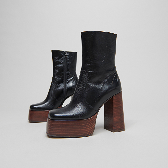 PLATFORM BOOTS WITH ROUND TOES