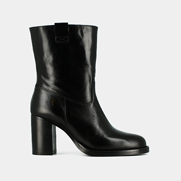 HEELED BOOTS WITH CUT-OUTS