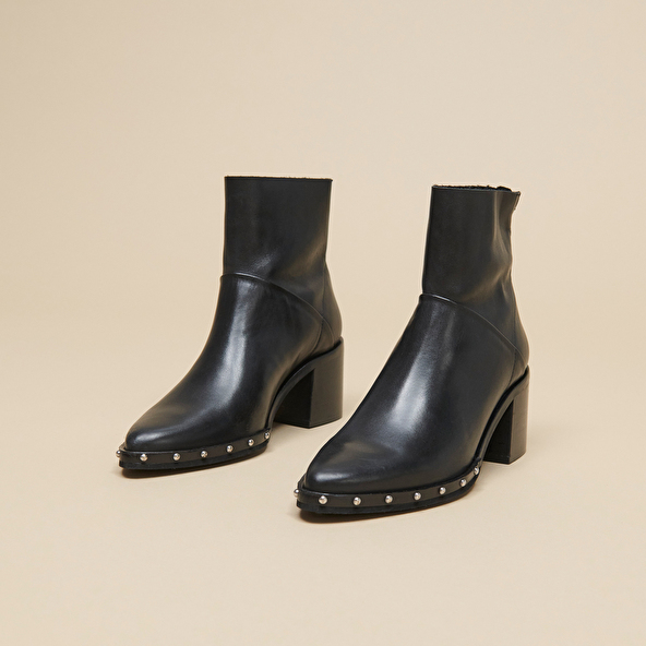 LOWBOOTS WITH BACK ZIPPERS