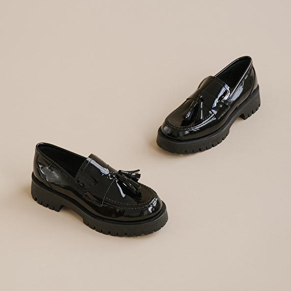 FLAT HEEL LOAFERS