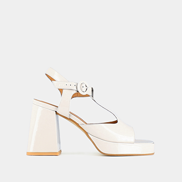 OPEN TOE SANDALS AND HEELS