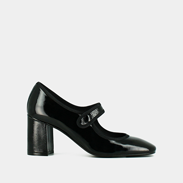 HEELED BABIES WITH BIG BUCKLE STRAPS