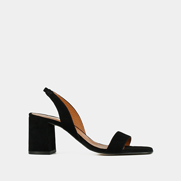 SANDALS WITH HEELS AND SQUARE TOES