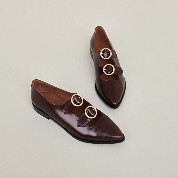 POINTED LOAFERS WITH BUCKLES