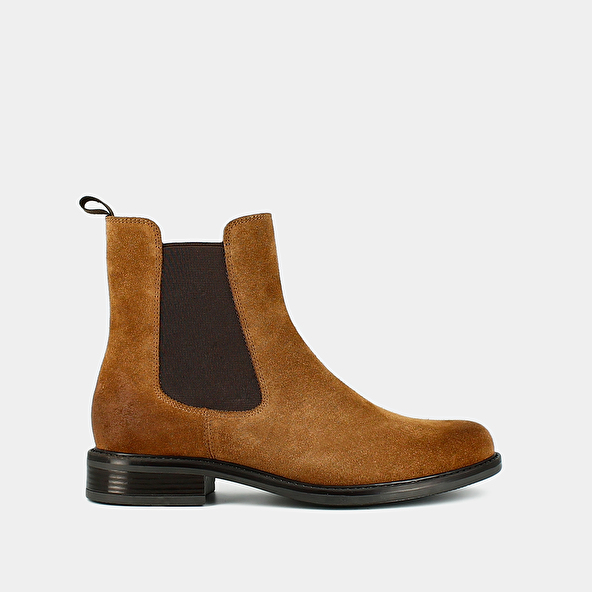 ROUND-TOE BOOTS